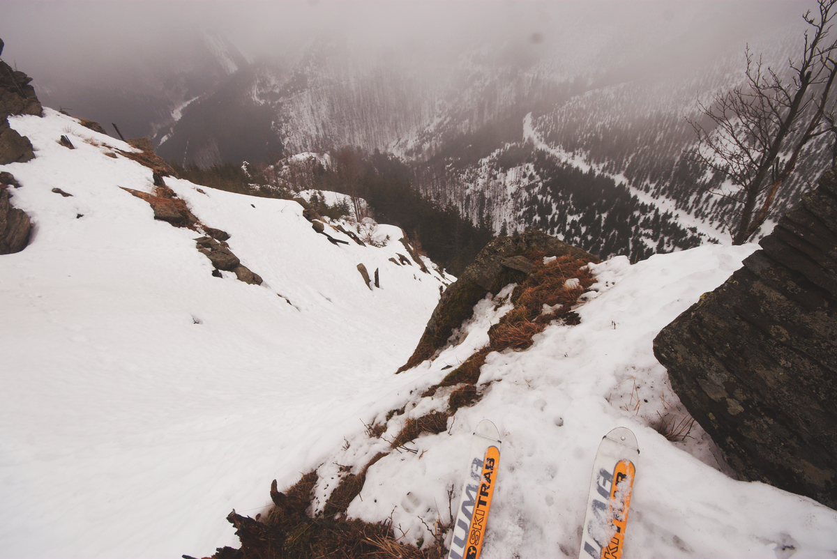 Najdou se i extrémnější sjezdy. Třeba z Rysí skály do údolí Borového potoka.