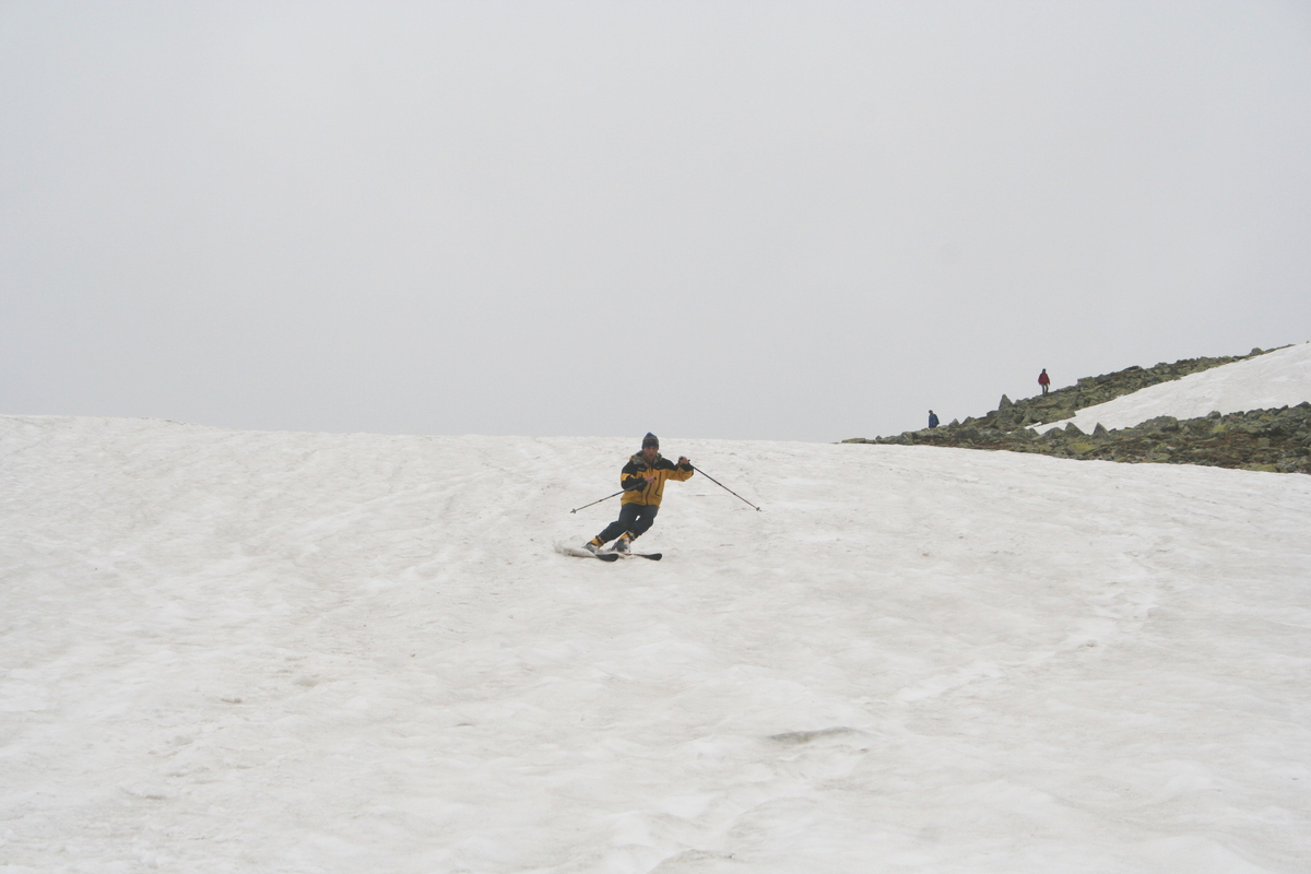 Úžasná letní (červen) lyžovačka z Koprovského štítu do Hlinské doliny