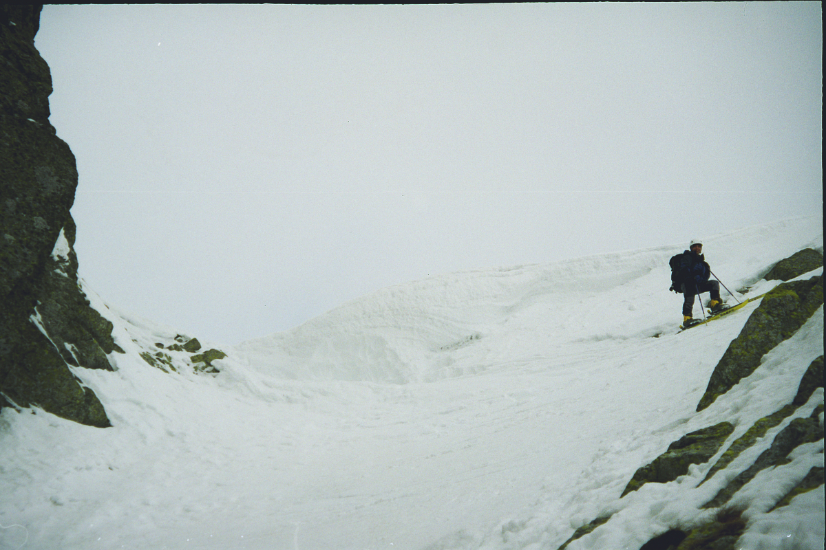 Pod převějí v sedle Železná brána
