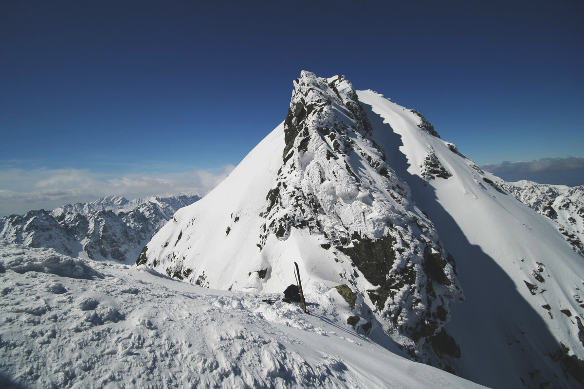 Na Vysoké, chystáme se ke sjezdu centrálním žlabem.