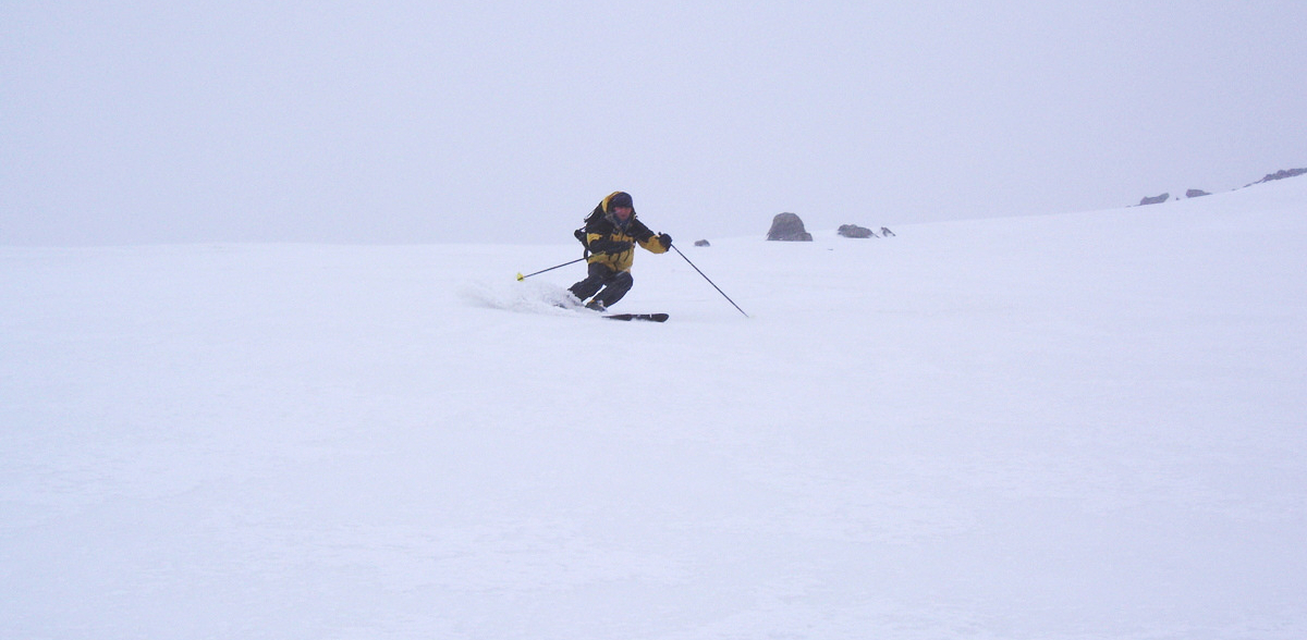 Dlouhý sjezd z vrcholu Tupé až do kosodřeviny