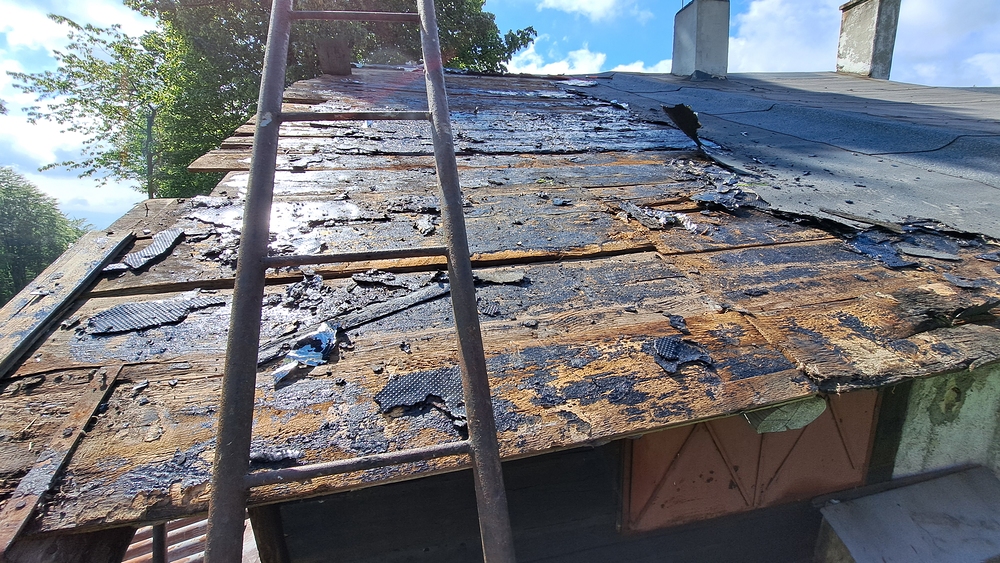 Odkrývání staré krytiny