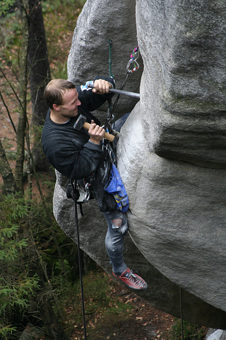 Nás s Gitou zatloukání ze zavrtáváků naštěstí/bohužel minulo