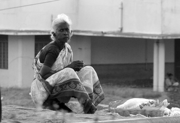 Prodavačka na Kempe Gowda Tower