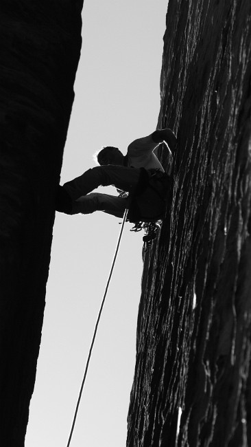Soukám se obrovským nádherným komínem na Obry