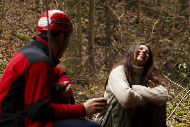 Dole se člověk nemůže dostat do žádných potíží a je tady někdy až moc veselo