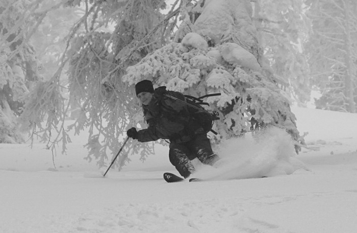 Dejča skialpinistka