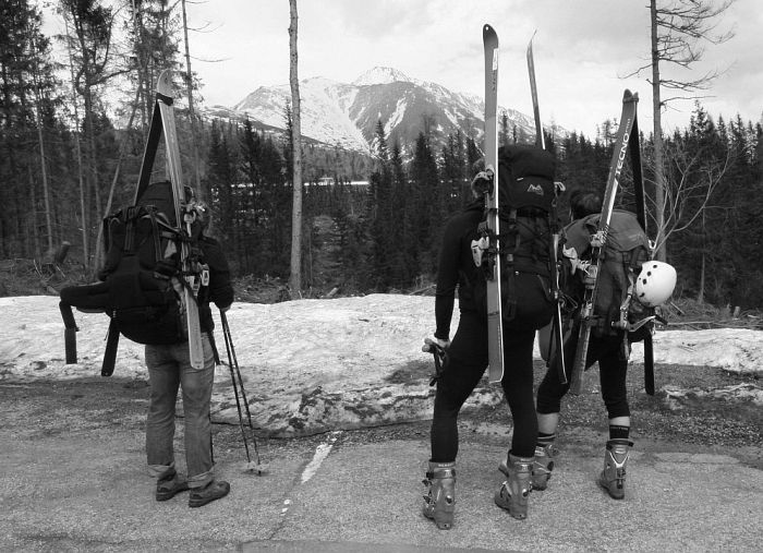 Poslední pohled na žlab z Tupé, který jsme sjeli téměř na hranici lesa.