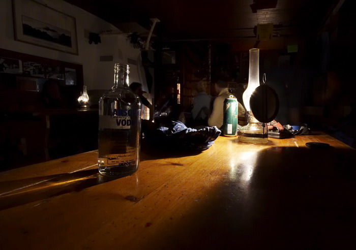 Voda? Vodka? Obojího je na chatě pod Rysy nedostatek