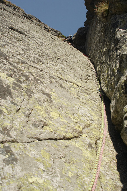 Všemi dlouho hledaná cesta přes knihu