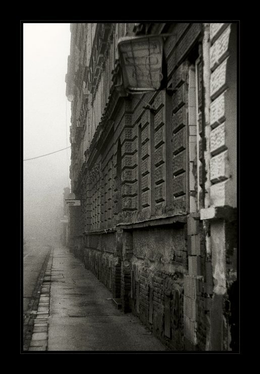 Sobotní vlhké ráno na ulici Vlhká