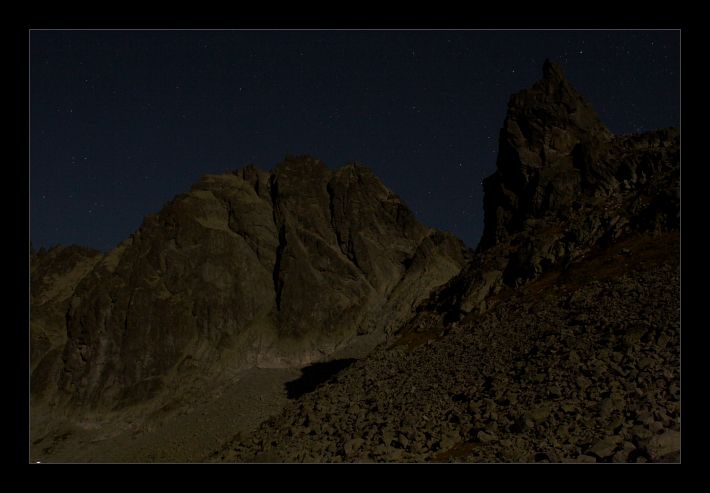 Batizovský štít a Kostolík za úplňku