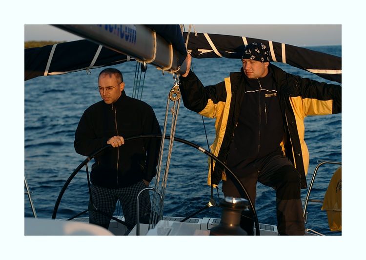 Tomík kapitán s Ríšou těsně po východu slunka