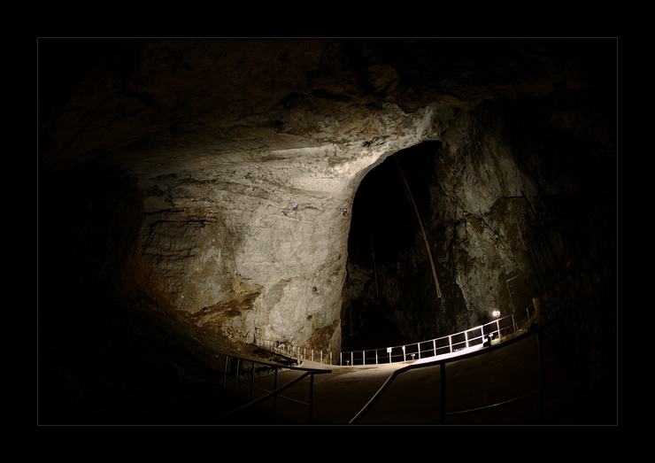 Klenba Macochy, ve které jsou vidět kluci co lezou
