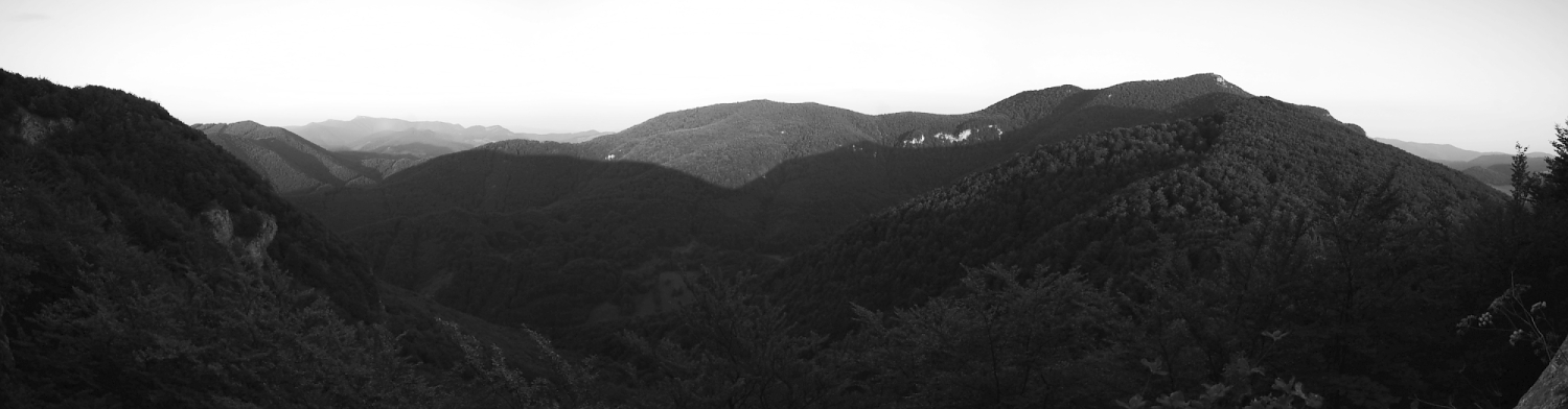 Vlevo Kľak, vpravo Stážov 1213m