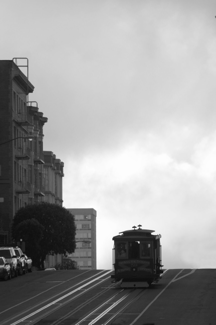 Pro tramvajky tažené lany pod silnicí mám velkou slabost. Motal jsem sekolem nich několik hodin a rozhodně se k nim ještě vrátím