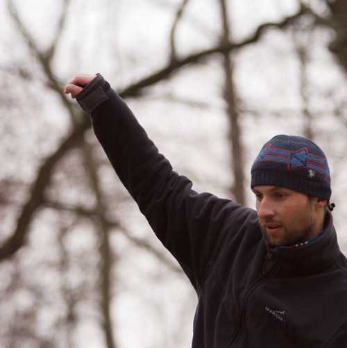 Tak, a tohle je fotka mé maličkosti, kterou udělal Pidi mým foťákem.Trošku jsem ji upravil, ořízl a publikoval. Zajímalo by mě, co na toetika, normy, pidi, právníci, zoban, rejpalové atd.