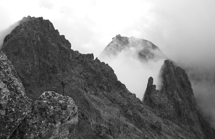 Lomnický štít za Vidlovým hřebenem