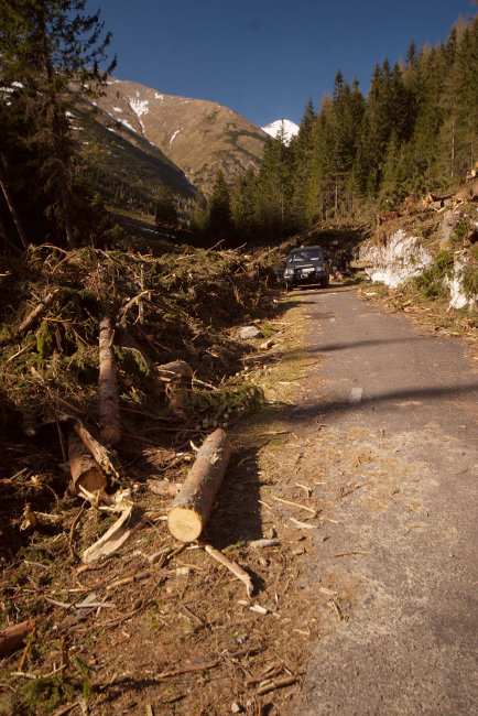A tady cesta končí, dál už se musí po svejch.