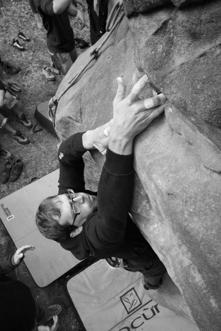 Tomík a krok přes dírku