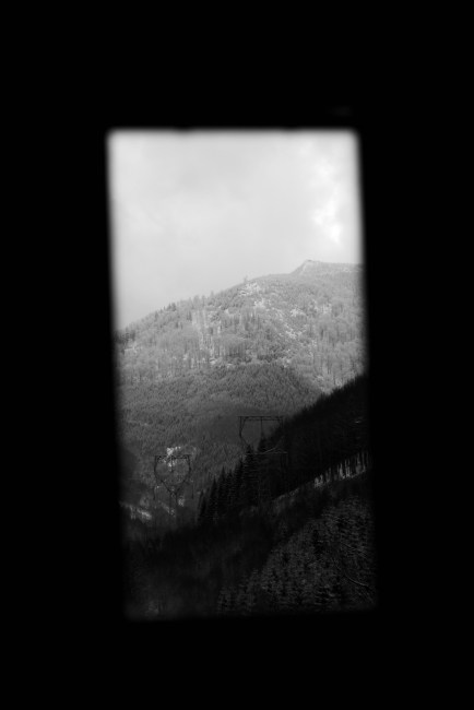 Z postele koukám na Tupý vrch, přes který jsem šel tři dny po sobě