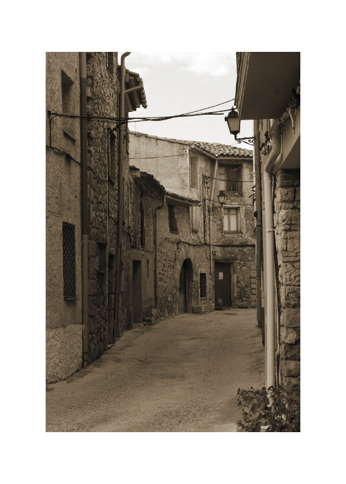 Horská vesnička Arbolí - tohle je hlavní ulice, kterou jsme jezdili autem