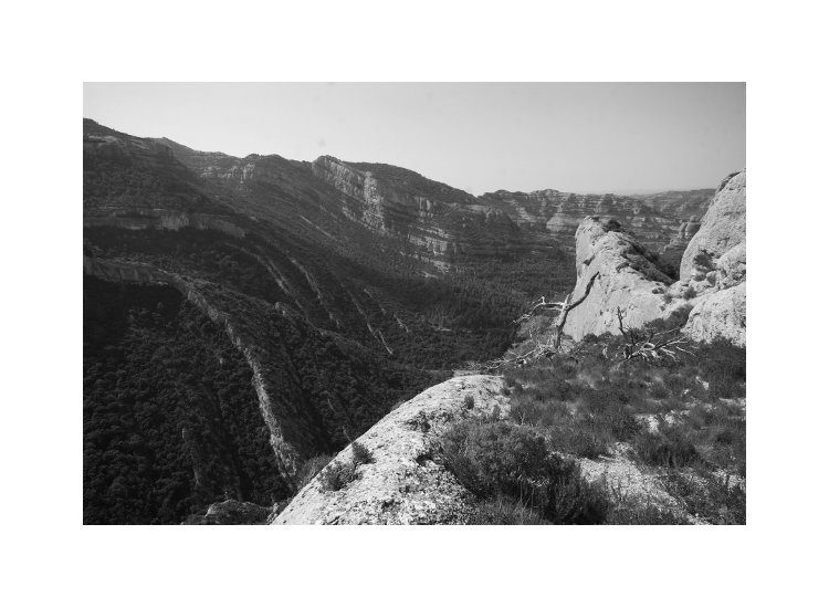 Pohoří Montsant, lezecký potenciál je zde asi nevyčerpatelný. Kam se člověk podívá, tam jsou krásné vápencové skály.