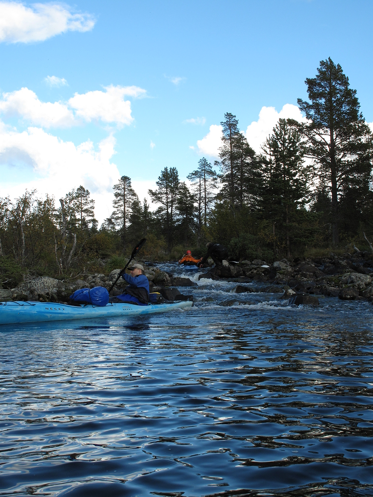 Místy jsme se prosmýkli uzoučkými potůčky