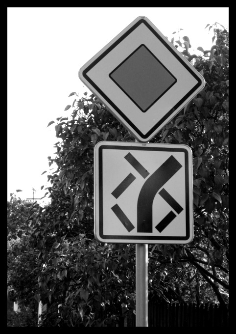 V tom aby se čert vyznal, ale aspoň každy zpomalí na tu padesátku