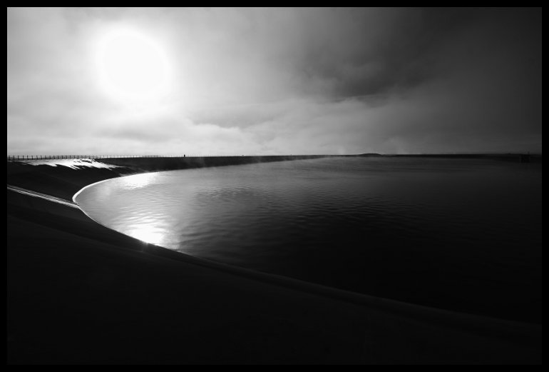 Nádrž. Teď už jen dlouhý mrazivý sjezd k autu do Koutů 