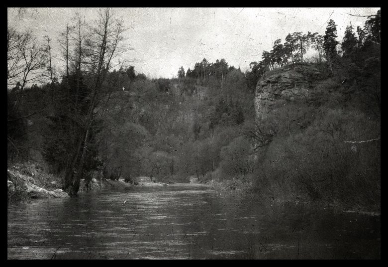 Bílý kříž, Dyje a stěna Pohraniční stráže