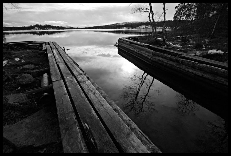 Průplav pro plavení dříví nedaleko nejstarší chatky ve Femundsmarce.