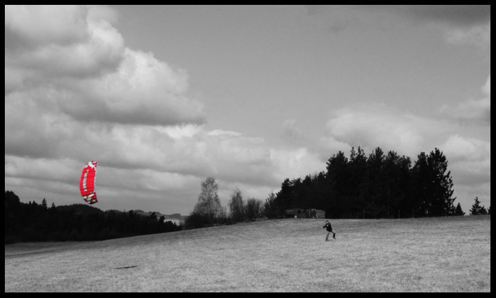 Drak v power zóně, když pořádně foukne, je to jak na provaze za autem