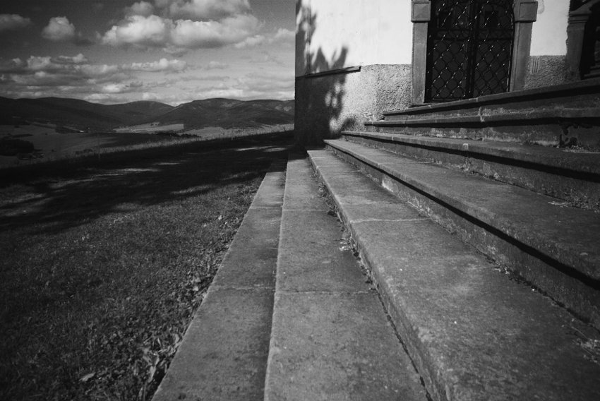 Vzadu Králický Sněžník a údolí Moravy