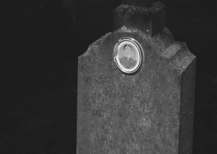 Některé náhrobky byly i 200 let staré