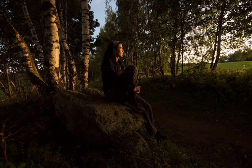 Procházka po večeři před západem slunce