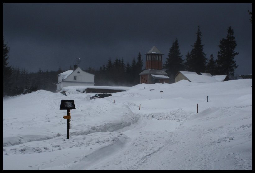 Sněhová bouře za Kamennou chatou pod Velkým Polomem.