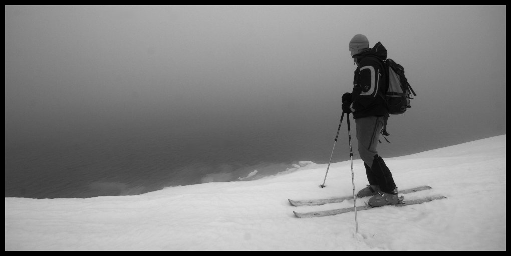 Dál už se Špek bál. V horní nádrži s lyžema na nohou prý ještě neplaval.
