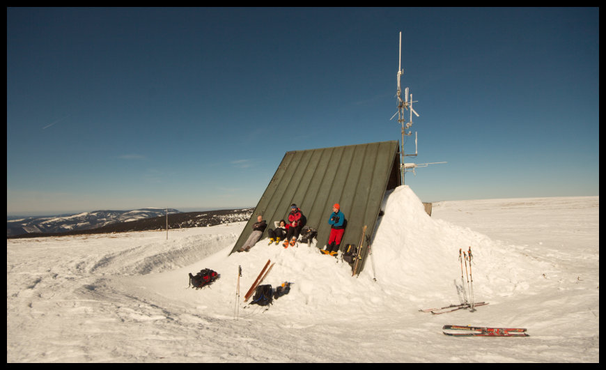 Ropzpálená střecha měla tak padesát stupňů