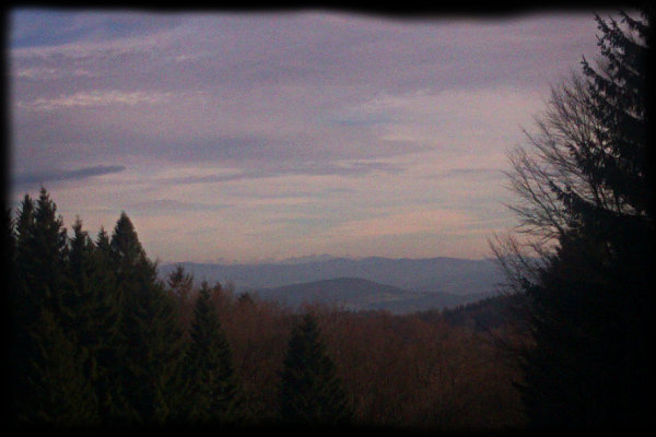 Letmý pohled na Slovensko a zasněženou Malou Fatru