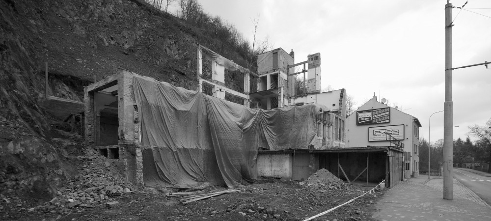 Konec mých plánů na průzkum této opuštěné budovy na Veslařské