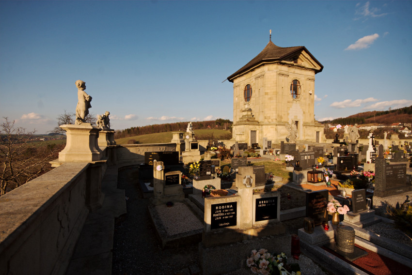 Barokní hřbitov ve Střílkách