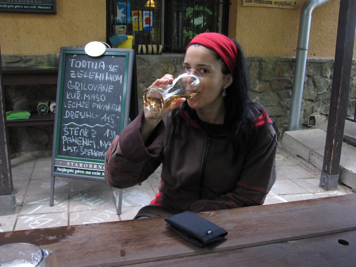 Pivečko (já) a džus (Maky) před kojením