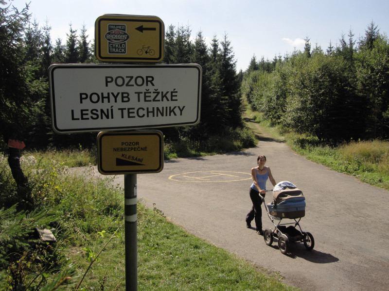 Pochvala pro Maky - vytlačila kočár z Tyry na Javorový - značky mluví za vše