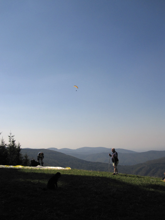 Peggy a Taťka a padáky