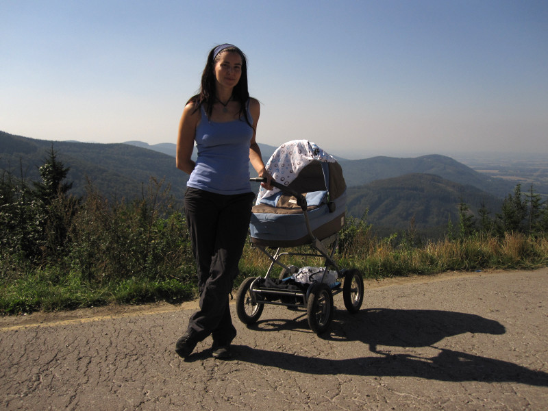 Poslední pohledy na kopce a j(e)deme dolů do Tyry