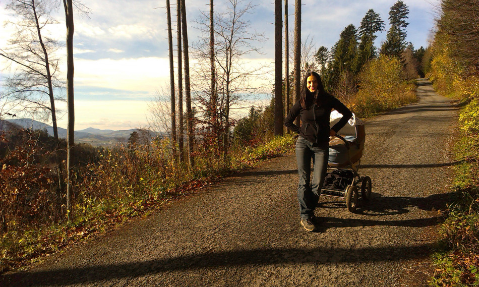 Konečně na sluníčku - vzadu kopečky Ondřejníka