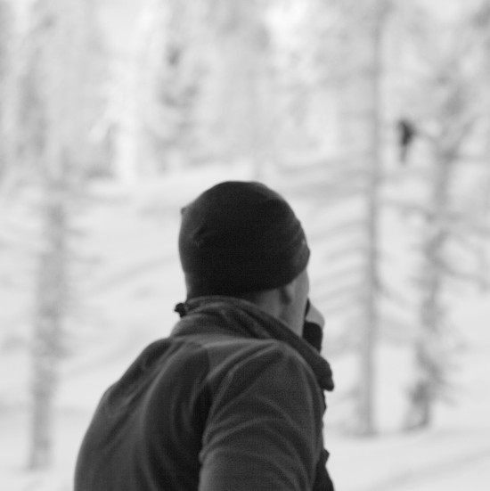 Dva Vidláci, jeden furt telefonující (vzadu) a druhý nadávající (na to telefonování)