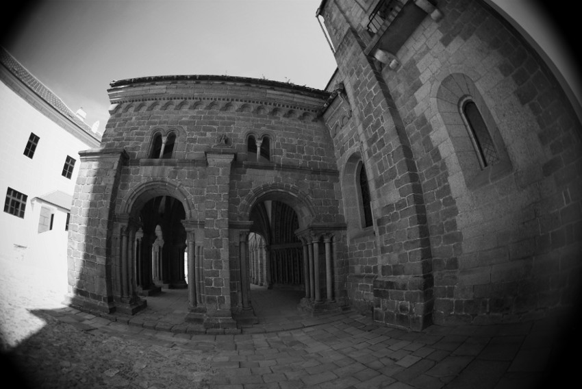 Alespoň na chvilku pobýt ve stínu katedrály v Bretaňském stylu