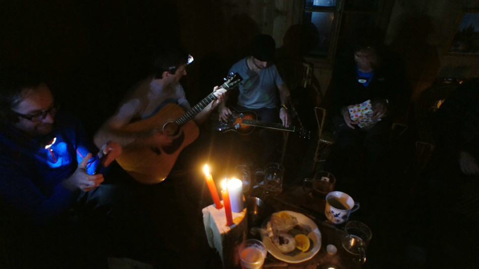 My hrajem a Tom rozbaluje nový pípák